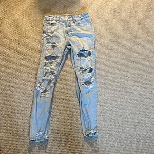 American Eagle light wash skinny jeans